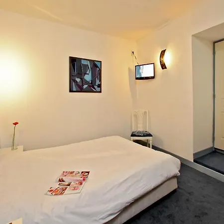 Hotel Le Coin Des Halles 2*