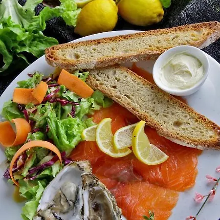 Le Coin Des Halles 2* Cahors