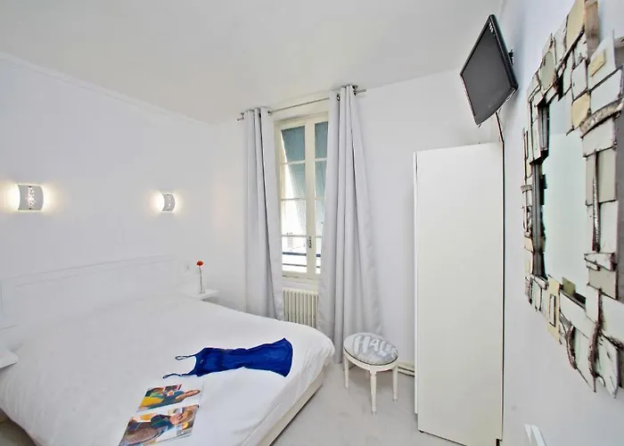 Le Coin Des Halles Hotel 2*